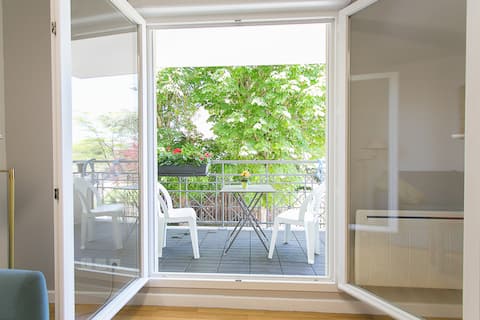 A beautiful bright apartement + ideal professional