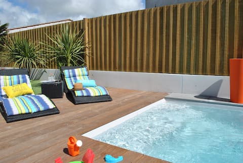 Close to Charming Beach Villa with heated swimming pool