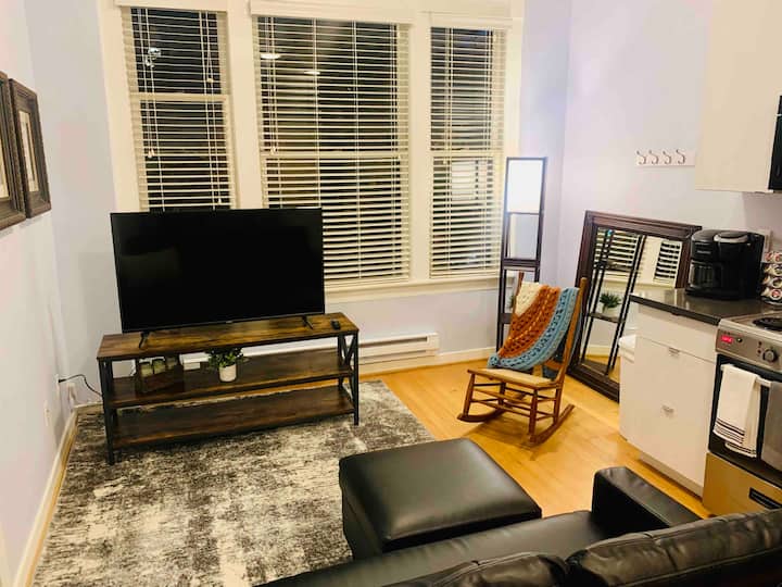 Corner Historical 2 Bedroom - Forest Grove, OR