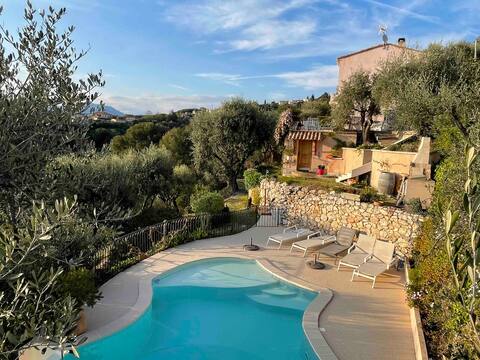 Quiet house with pool 20 minutes from Nice