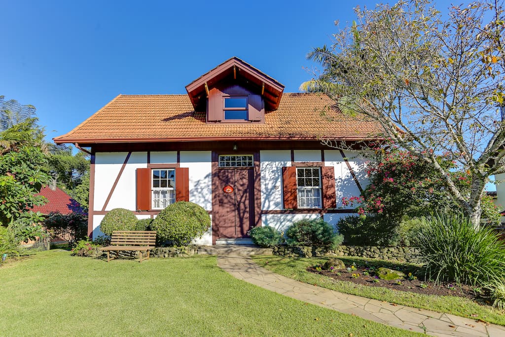 Casa enxaimel no centro de Nova Petrópolis Casas para
