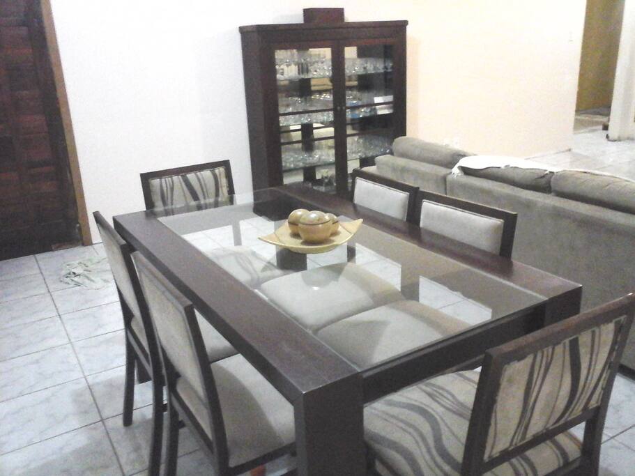 Sala jantar anexo à sala de tv