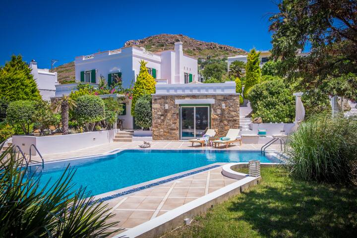 Montana Sea View Villa in Naxos