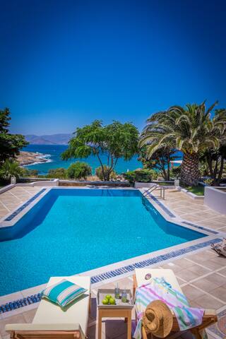 Montana Sea View Villa in Naxos gallery image 3