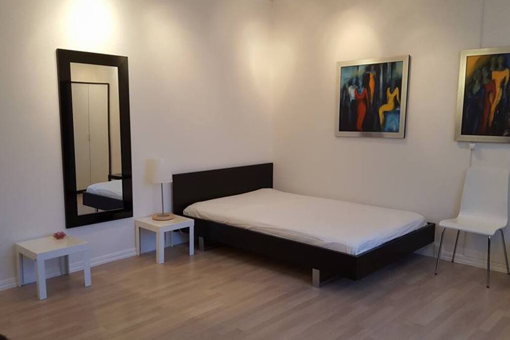 Stort værelse 2 senge 140x200