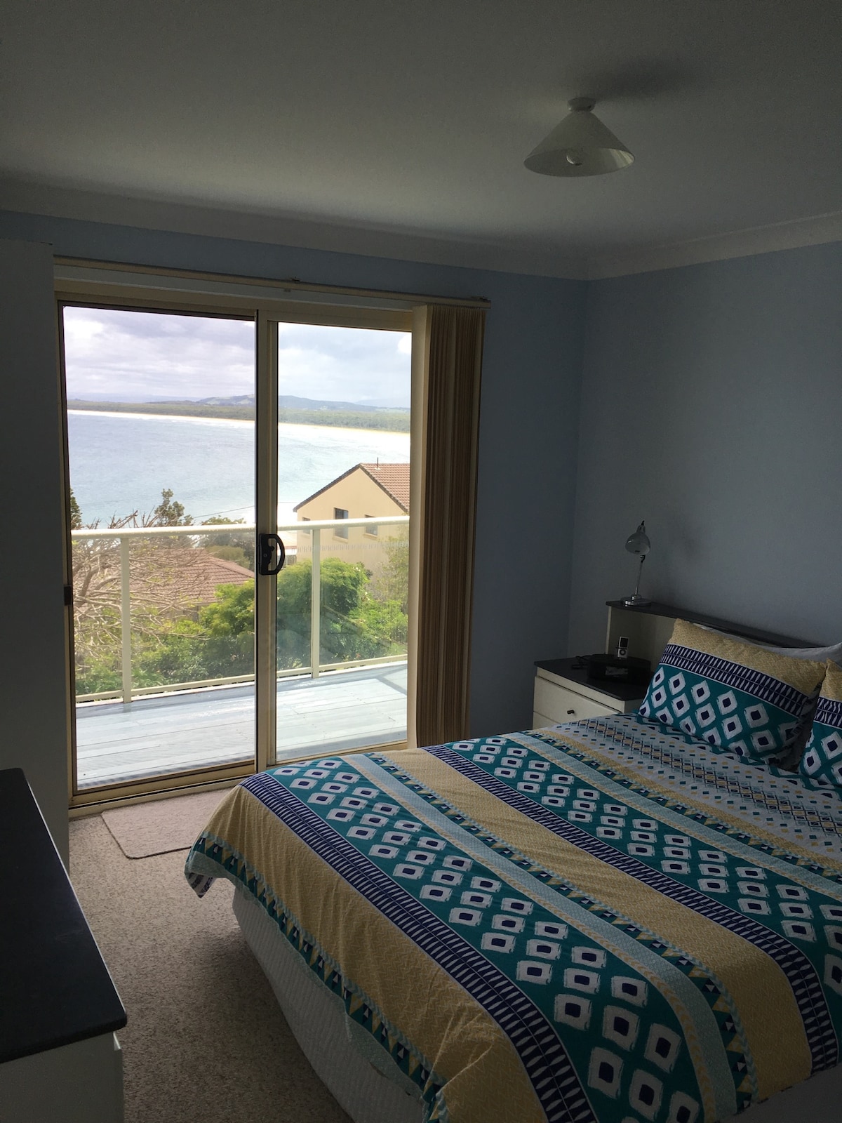 Camera da letto principale: svegliati con vista sull'oceano 