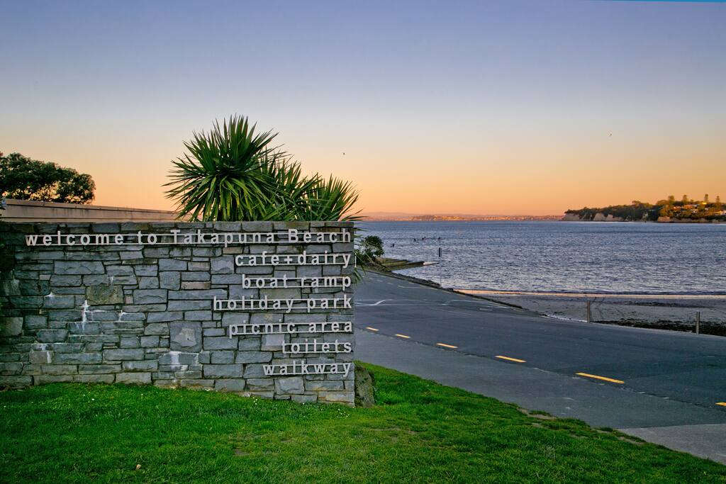 Takapuna Beach