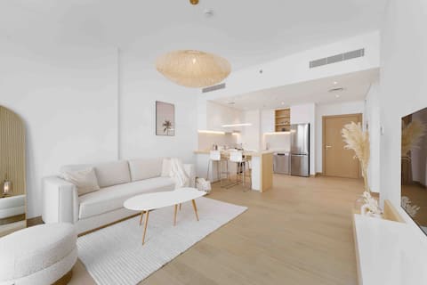 Top Airbnb: Beach stylish full sea view in Jumeirah First