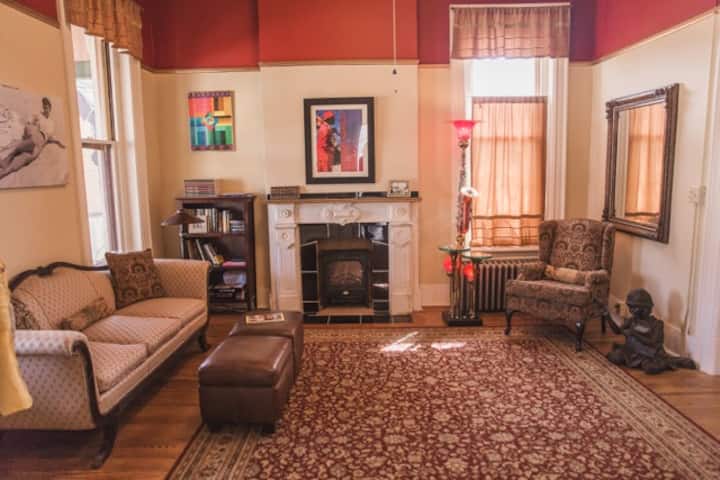 Serenity House Gigis Room - Silver City, NM