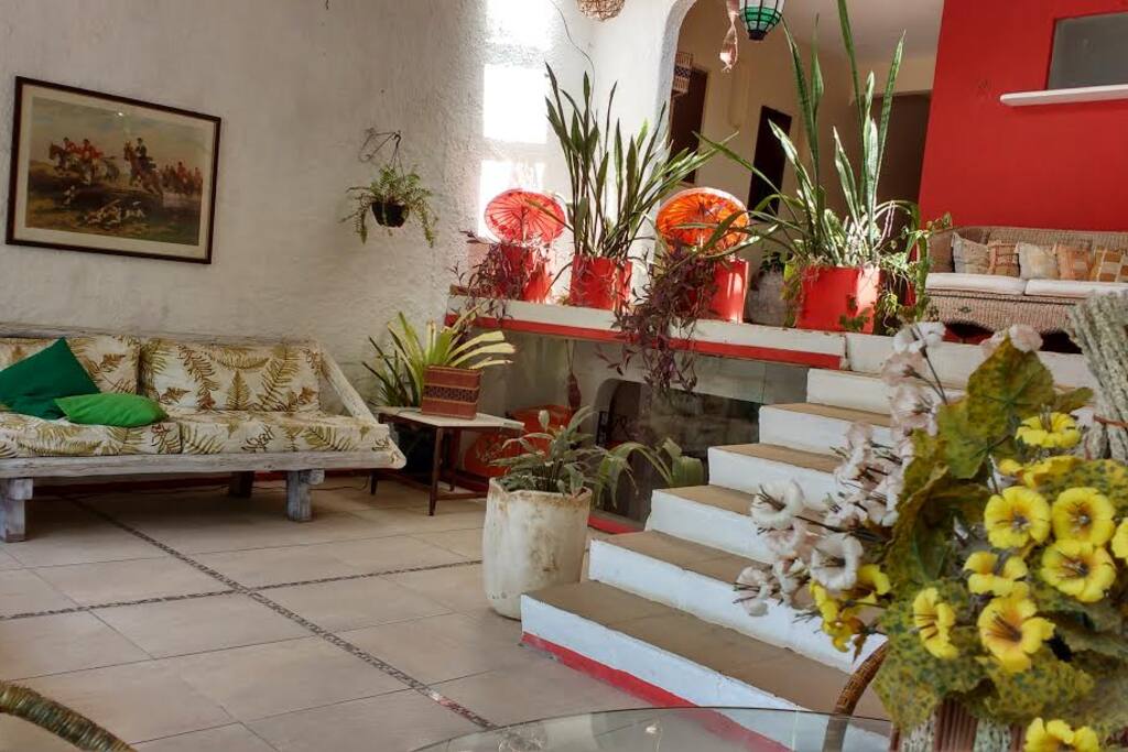 sala da frente, já com piso novo.
