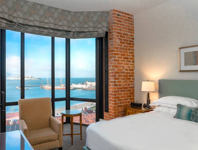 Classic Corner of San Francisco gallery image 5