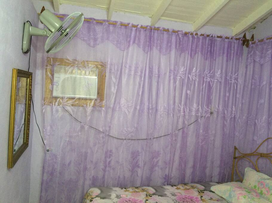 Interior de la habitación.