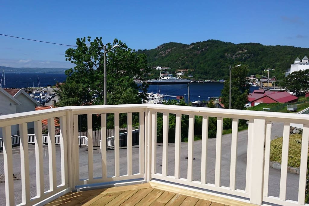 Balcony, 2 sun-chairs available