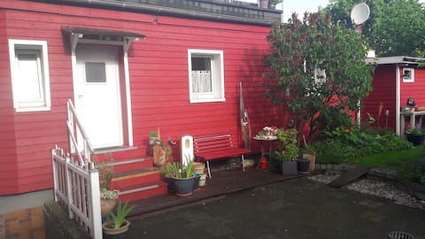 Popular Airbnb listing: Cozy, modern, apartment in Duisburg/Nord in Duisburg