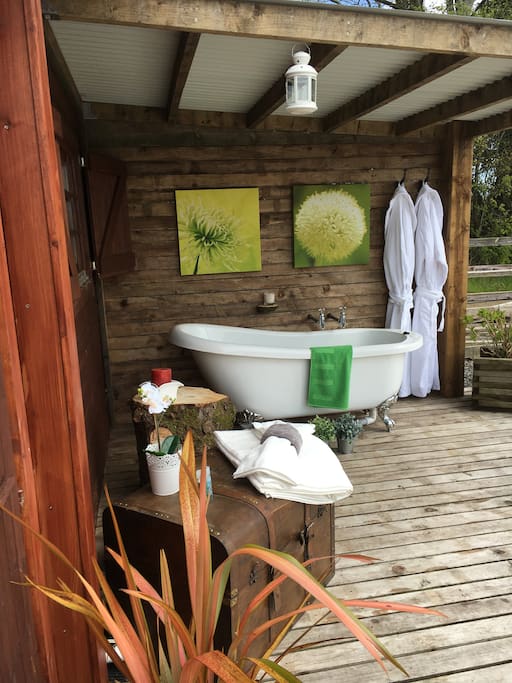 Outdoor Bath