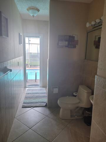 Heated pool, Jacuzzi, Bbq,close to Sawgrass Mall. gallery image 3