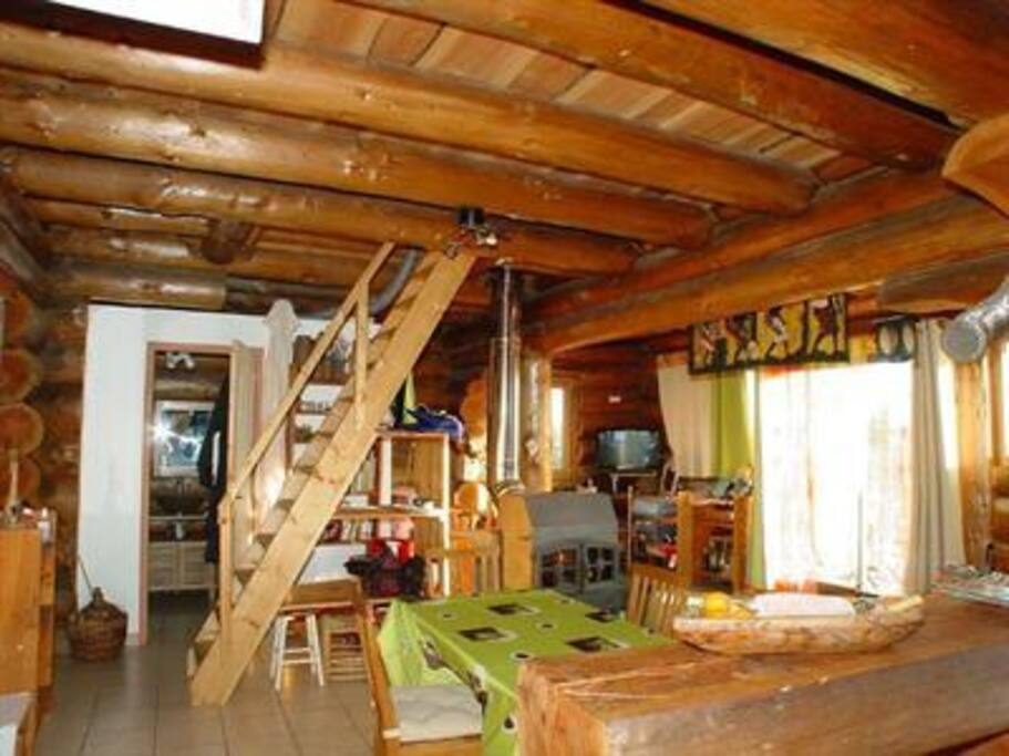 l'échelle qui amène à la chambre
