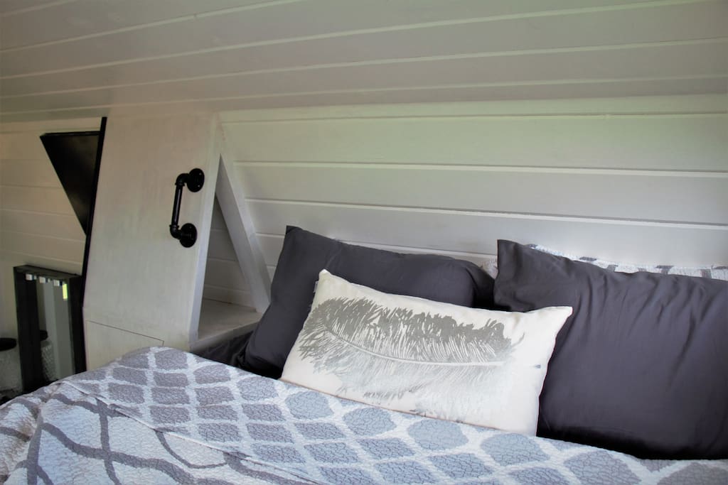 queen bed in loft