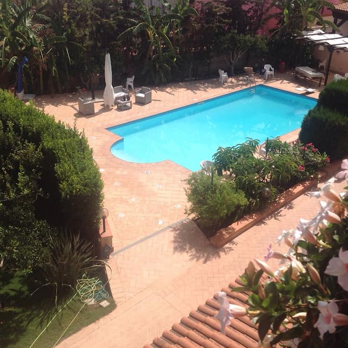 PISCINA