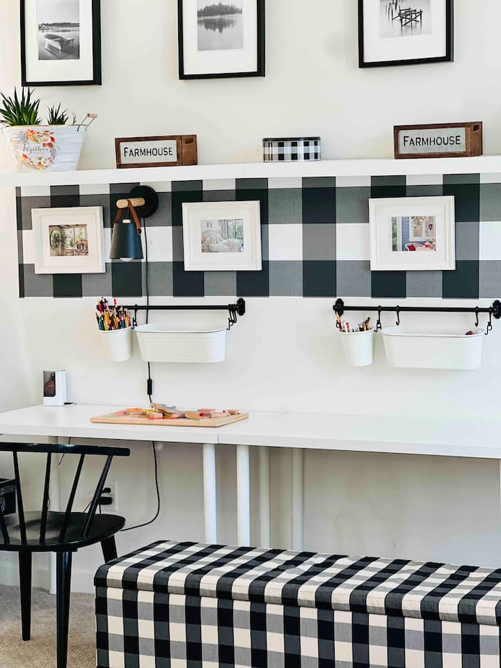 Cheerful 5 Bedroom Farmhouse For Families Stay - Minnetonka, MN