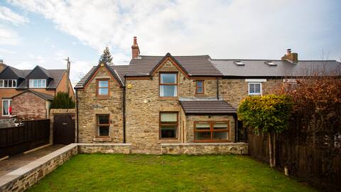 Isla Cottage - A charming and Snug Country Retreat