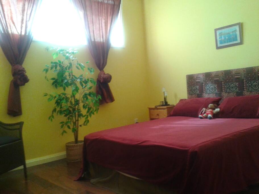 Guest bedroom