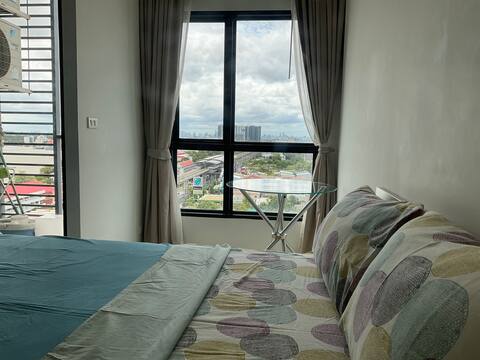 River view and train station apartment