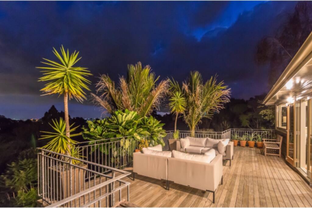 Outdoor by night