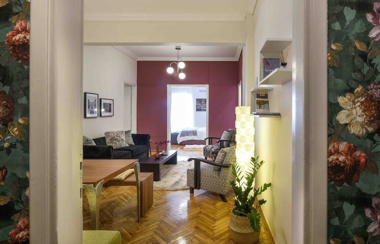 4 Travelers gallery image 5