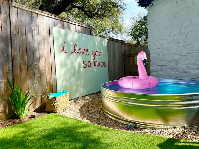 PRIME location/Big Yard/Great for Groups/Families!