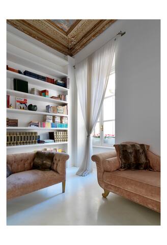 CasaM, 200 mq di design nel cuore di Città Alta. gallery image 4