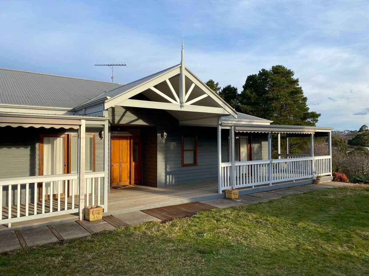 The Best View on Bank! Houses for Rent in Ballan, Victoria, Australia