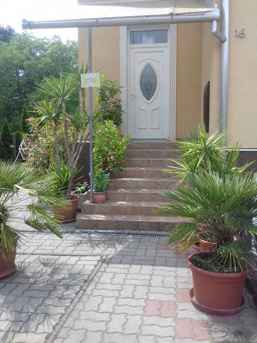 tetőtéri apartman bejárata