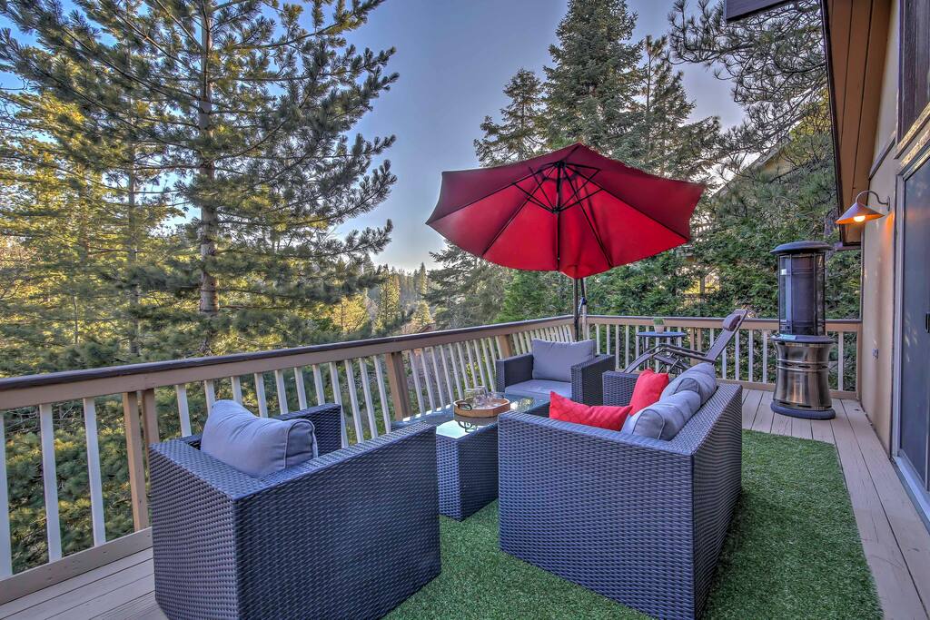 This cabin's deck will be your favorite spot to relax and enjoy the incredible views!