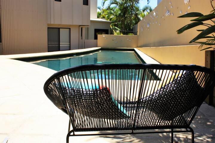 Large Noosa family home by beach