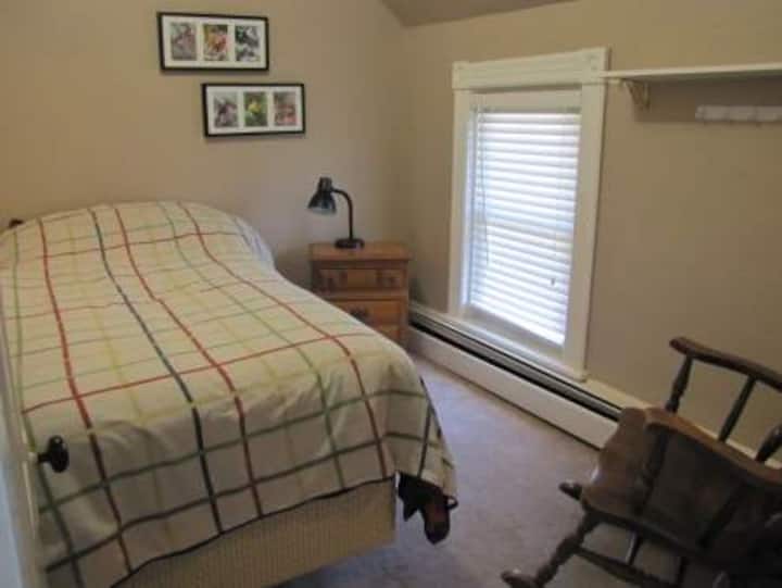 Единечна спална соба