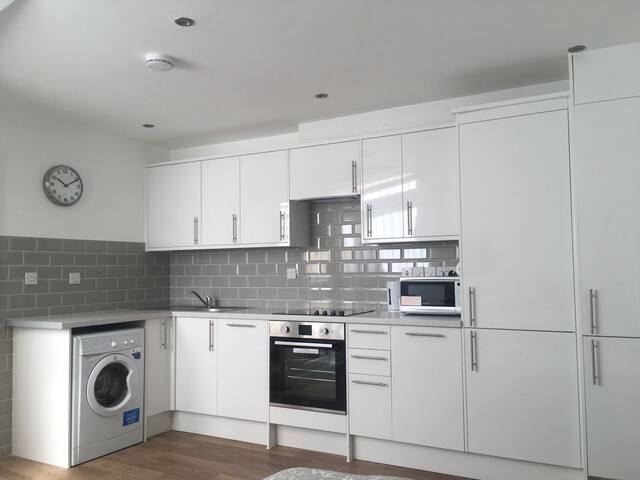 4 storey Victorian house with huge roof terrace gallery image 5