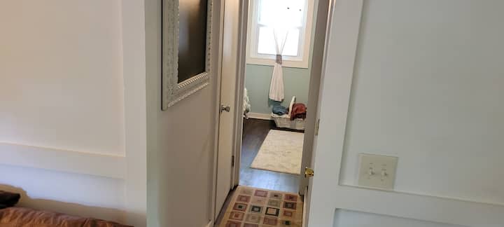Pasillo al baño y a la habitación