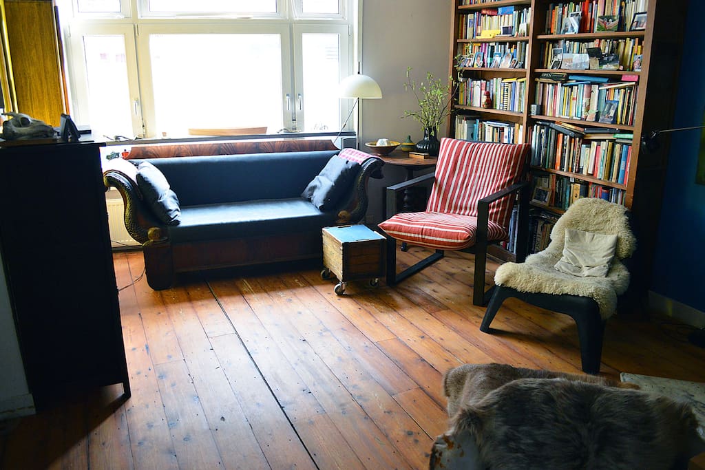 Living area with very comfortable seats