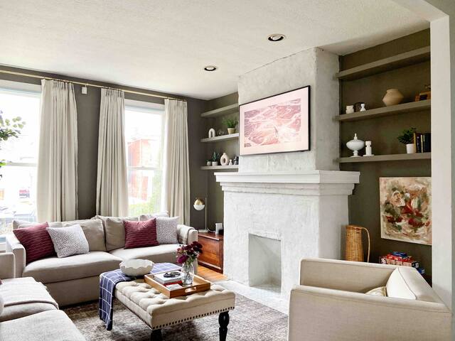 Eclectic Short North Escape. FREE Parking! gallery image 3