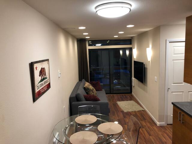 Tahoe Donner ski hill small one bedroom