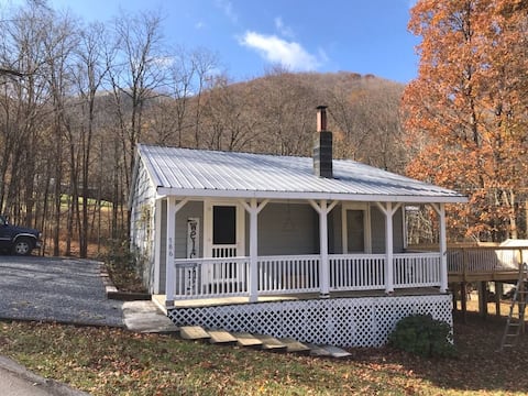 Creekside Cottage Nestled Between 2 Creeks