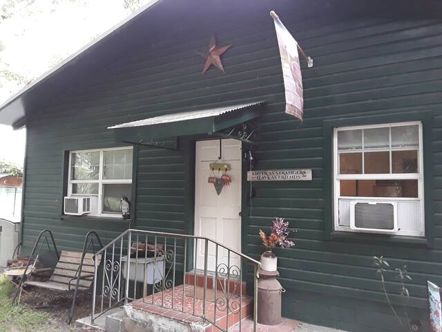 Airbnb Cross Creek Vacation Rentals Places To Stay
