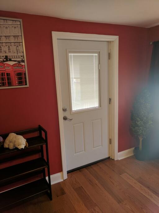 Door to deck access -- off master bedroom.