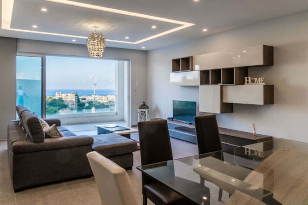 Lounge/Dining Area with Seaview