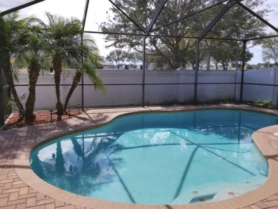 Top 100 Airbnb Rentals 2017 in Riverview, Florida