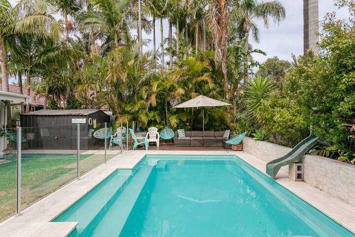 Hampton’s Beach House.- Tropical Pool! gallery image 2