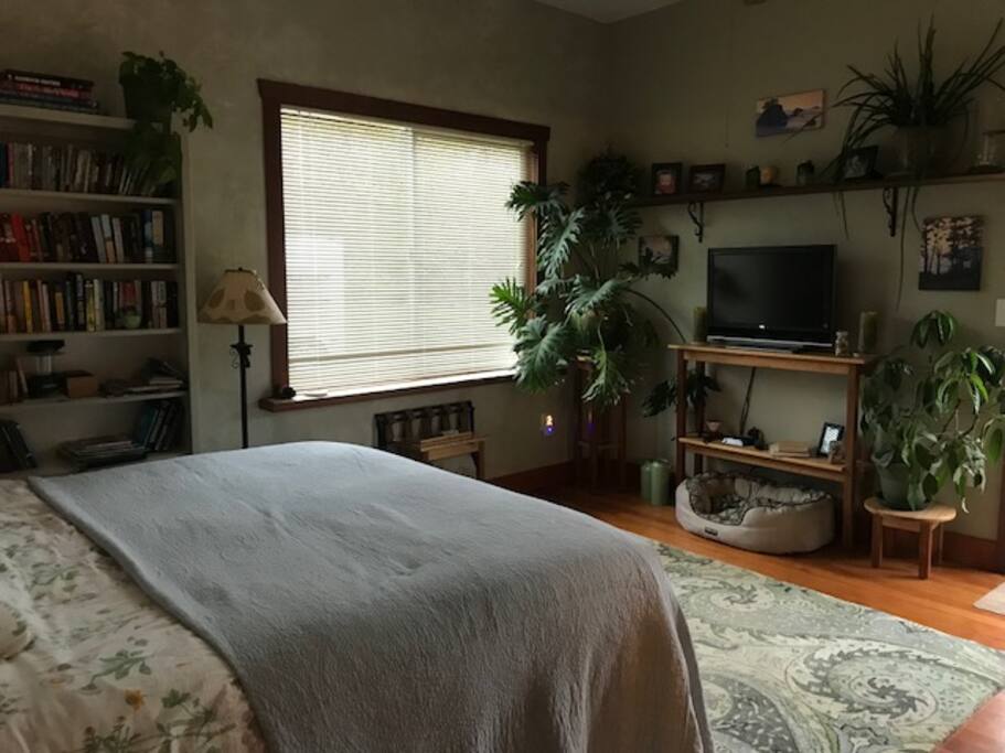 spacious with all access cable