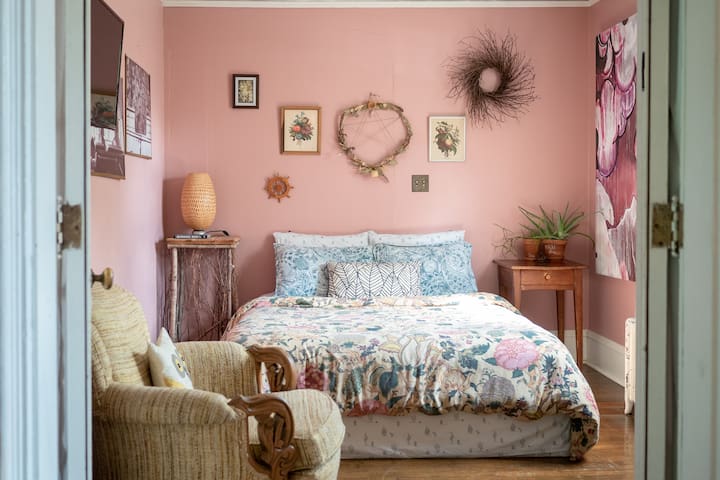 ❤ UVM Redstone Campus | Urban Oasis