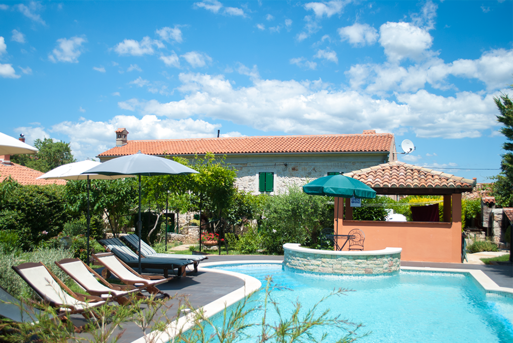 Istrian old house and a swimming pool